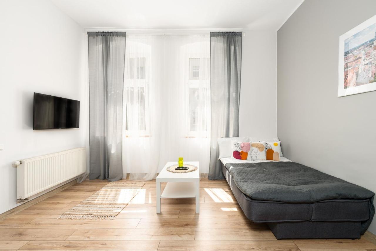 Bright And Cosy In By Renters