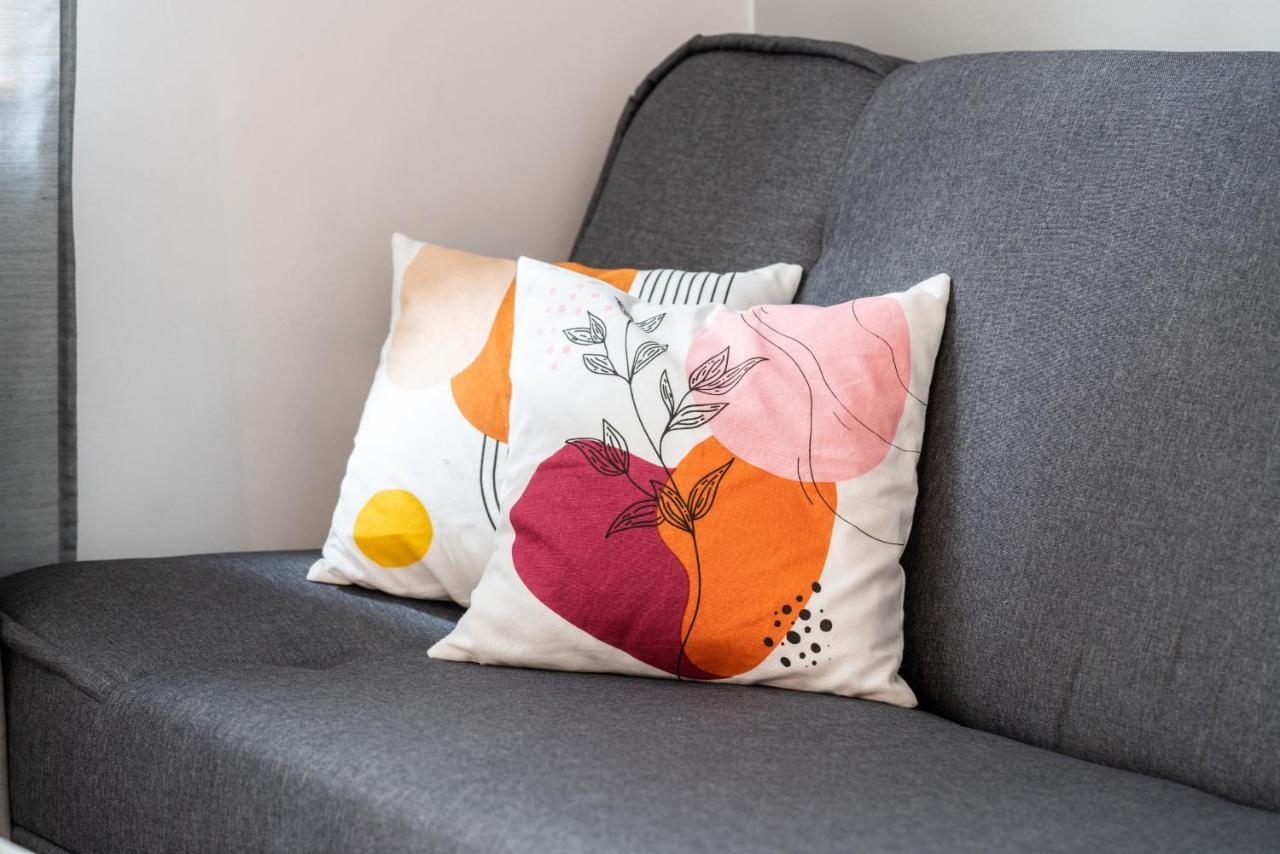 Апартаменти Bright And Cosy In By Renters *