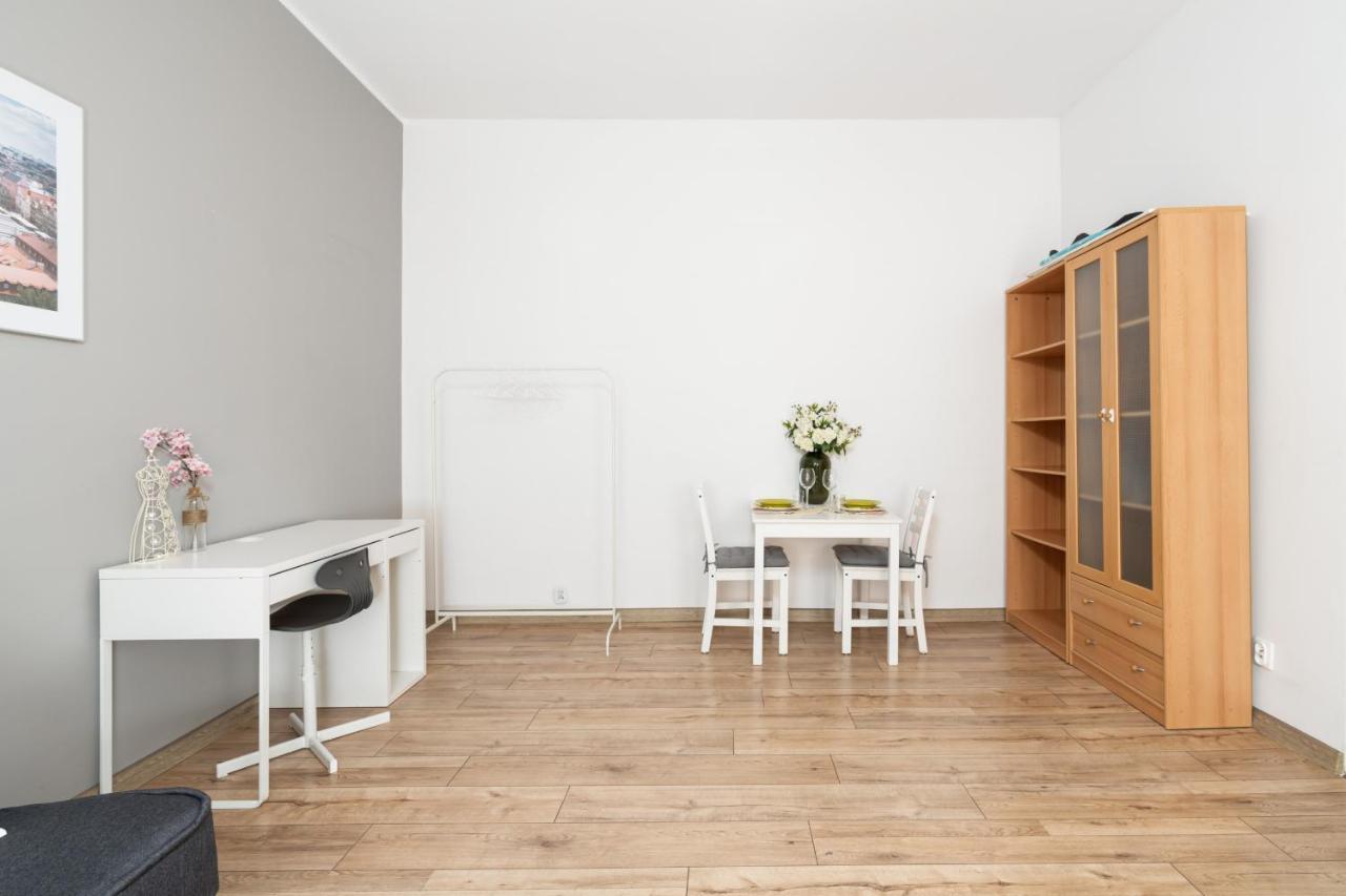 Bright And Cosy In By Renters