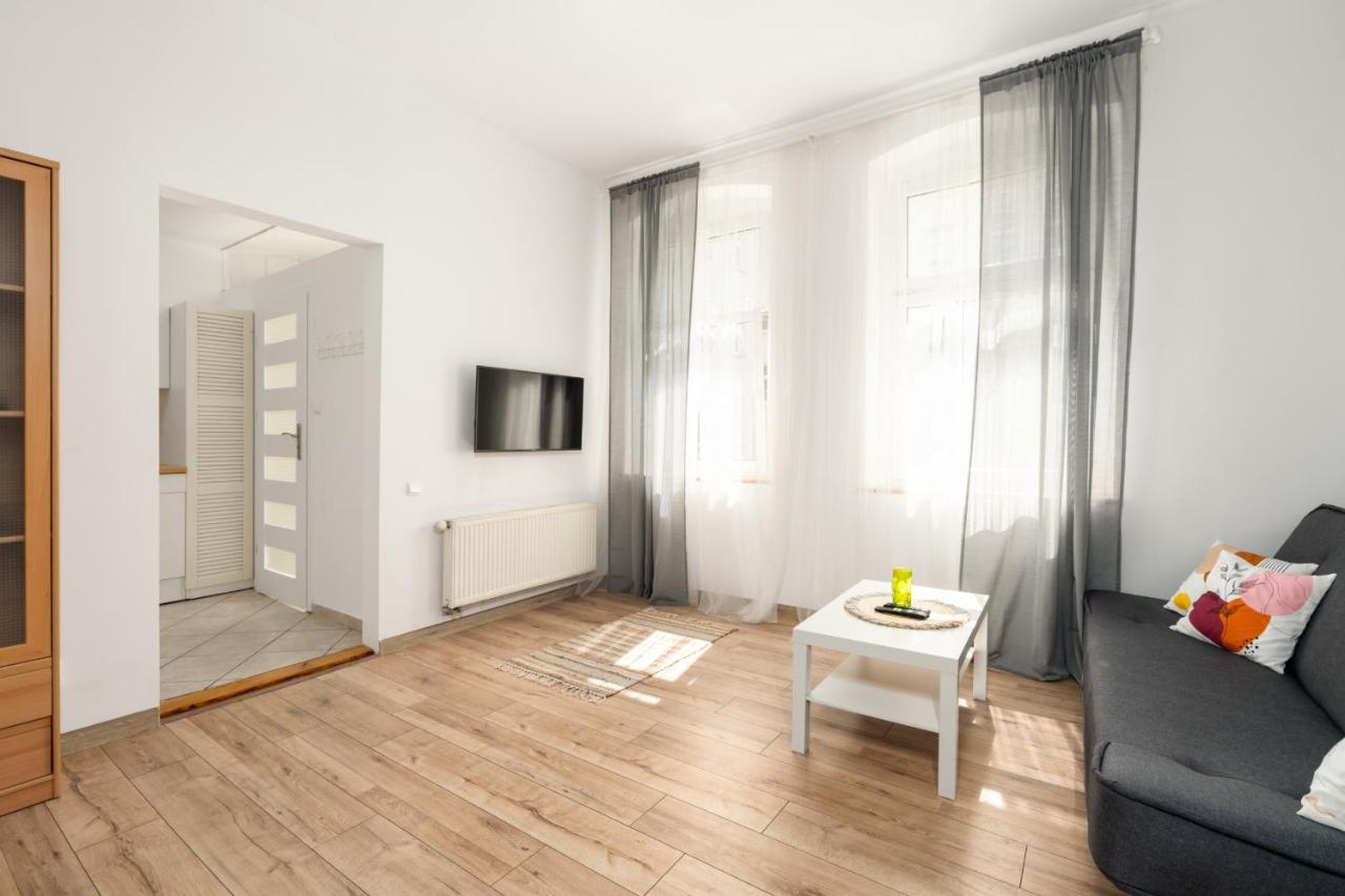 Bright And Cosy In By Renters Апартаменти