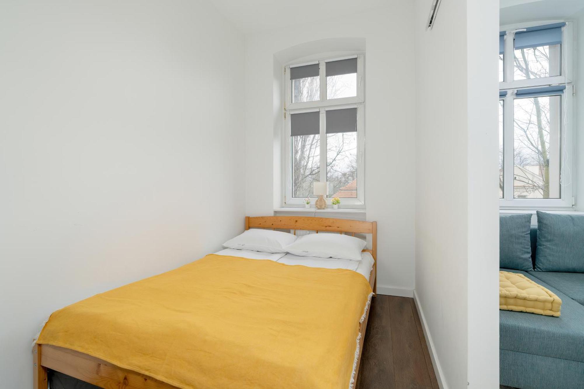 Апартаменти Bright And Cosy In By Renters Познань