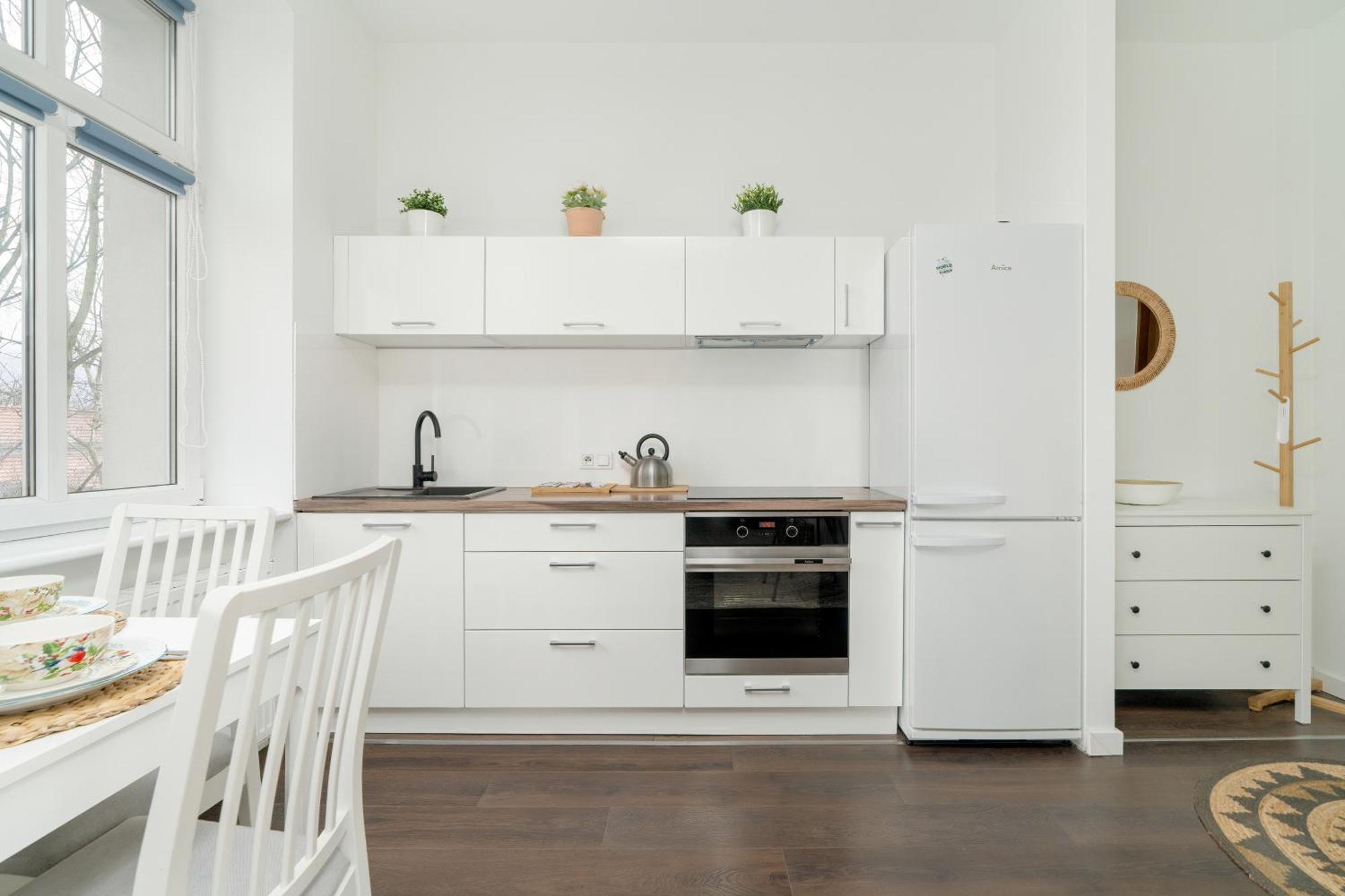 Апартаменти Bright And Cosy In By Renters
