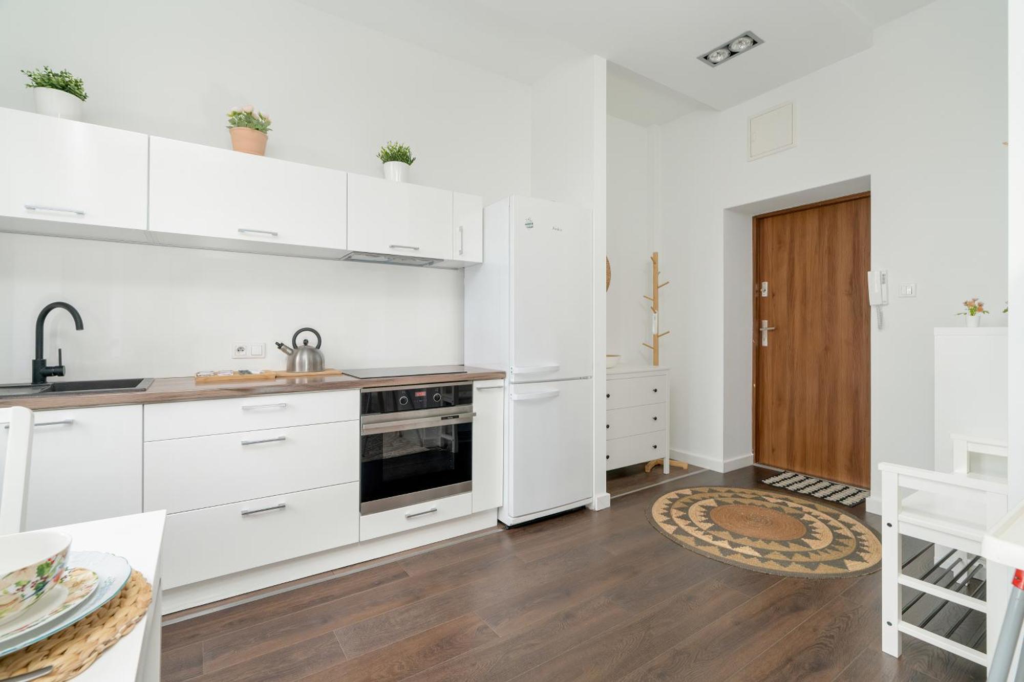Апартаменти Bright And Cosy In By Renters